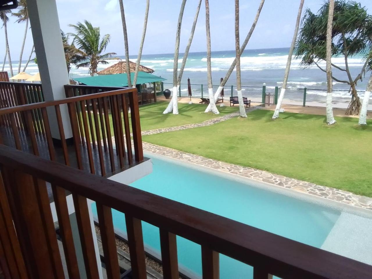 Shavara Beach Аханґама Екстер'єр фото