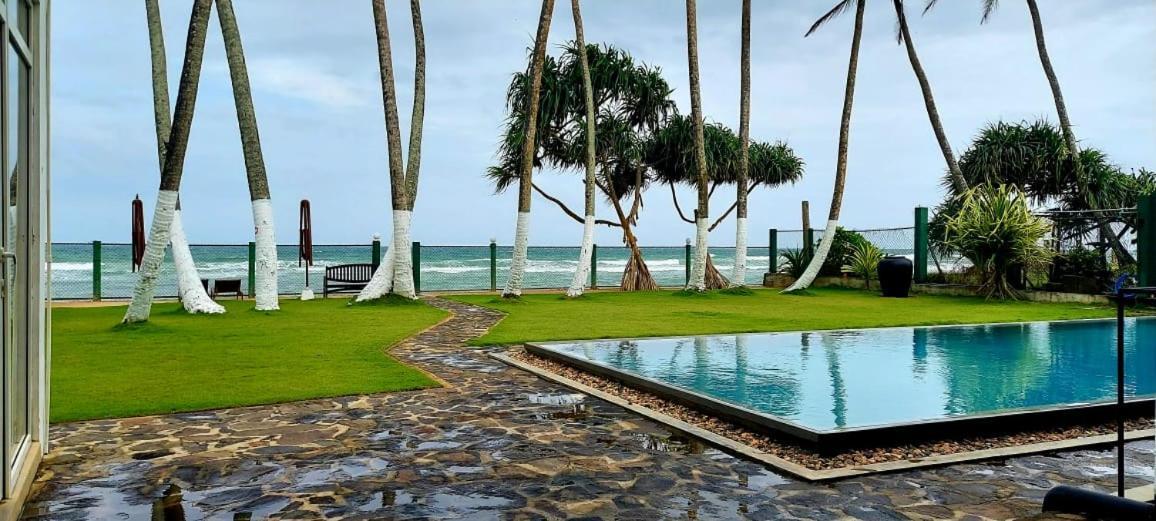 Shavara Beach Аханґама Екстер'єр фото
