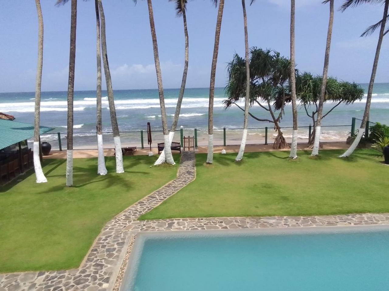 Shavara Beach Аханґама Екстер'єр фото