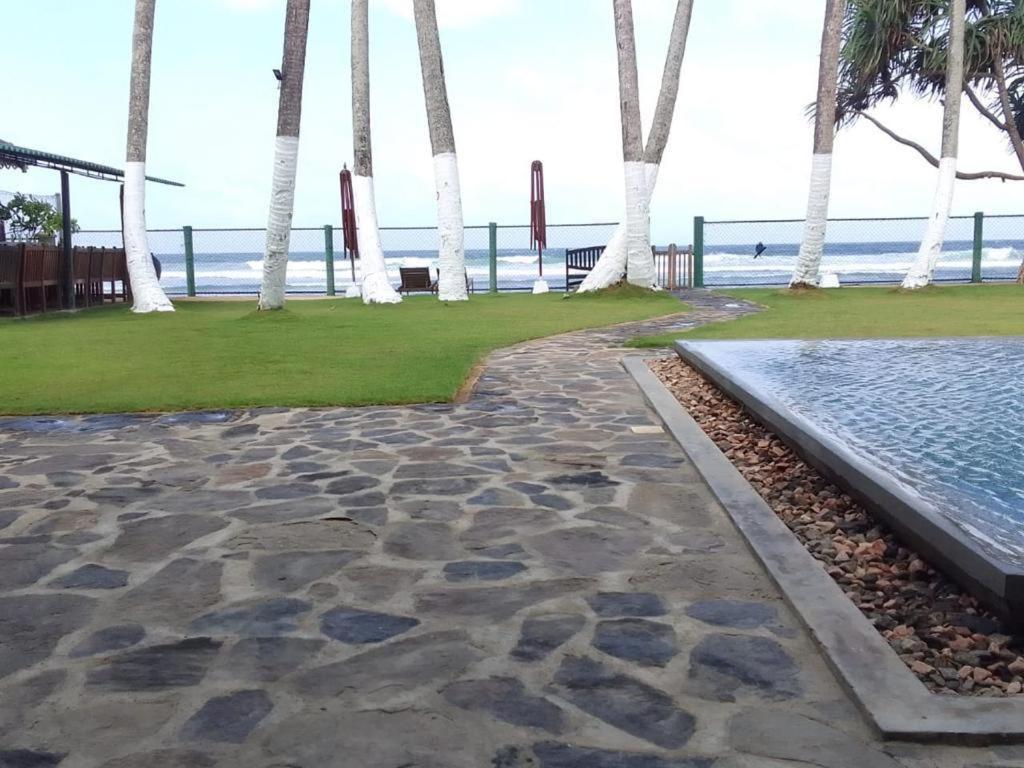 Shavara Beach Аханґама Екстер'єр фото