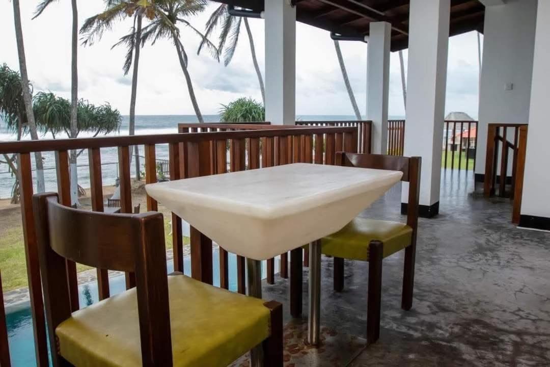 Shavara Beach Аханґама Екстер'єр фото
