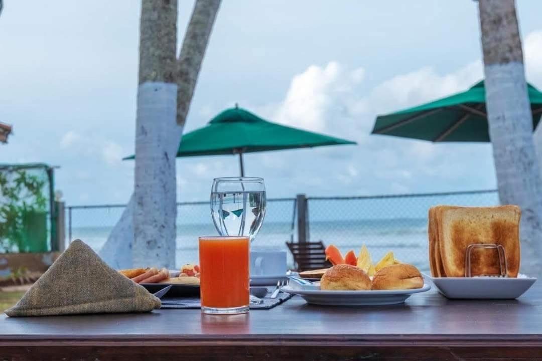 Shavara Beach Аханґама Екстер'єр фото
